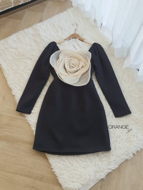 ORANGE JUICE White Rose Embellished Long Sleeves Mini Dress
